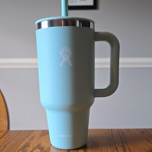 Hydro Flask Aqua Tumbler with Handle and Straw